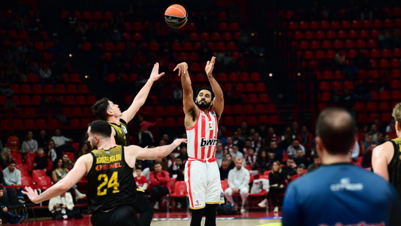 Stoiximan Basket League: Κέρδισε... σβηστά ο Ολυμπιακός την ΑΕΚ (89-70)