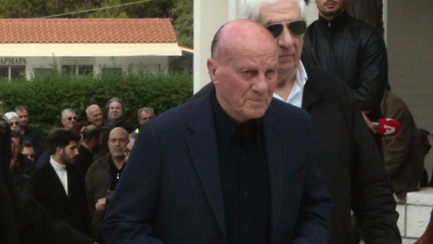 Συγκλονιστική μαρτυρία για τον Μίμη Δομάζο: «Έσβησε στα χέρια μου και τον επανέφεραν στη ζωή»