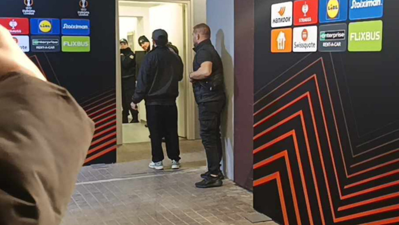 Στα αποδυτήρια του ΠΑΟΚ ο Γιώργος Σαββίδης και οι Μεϊτέ-Πέλκας!