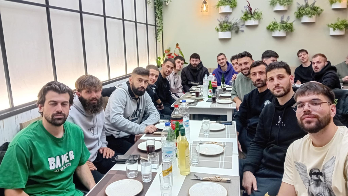 Κεραυνός Κολχικού: Κοπή της πίτας σε οικογενειακό κλίμα