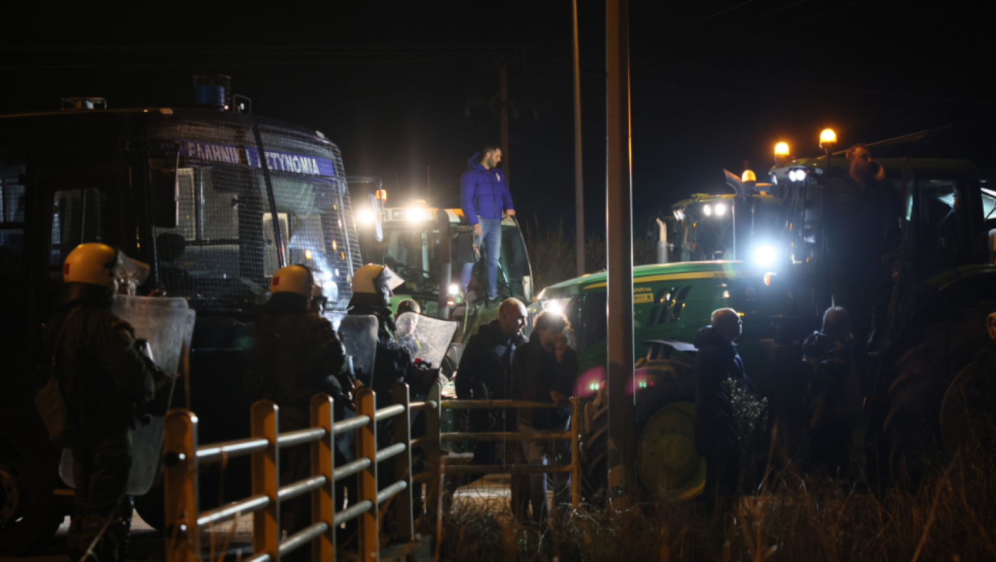 Θεσσαλονίκη: Αγρότες προσπάθησαν να αποκλείσουν την Εθνική οδό στα Μάλγαρα