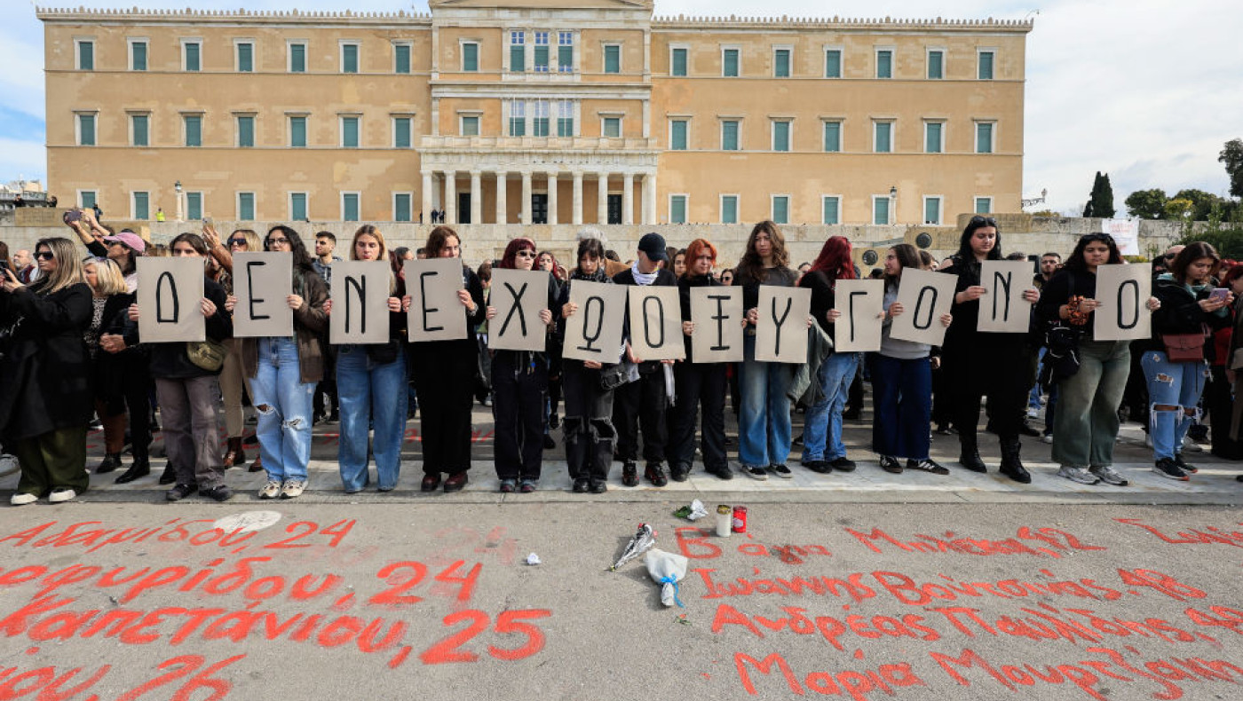 Τέμπη-Αμαξοστοιχία: «Πώς είναι δυνατόν να πέρασε από 15 κάμερες και να μην υπάρχει ούτε ένα πλάνο;»