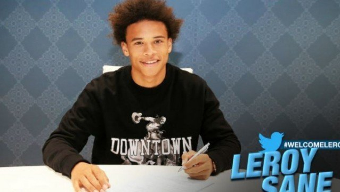 Ποδοσφαιριστής    της    Μάντσεστερ    Σίτι  ο  Σανέ