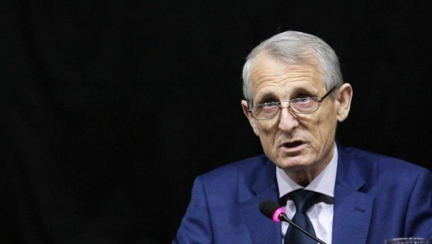 Παραπέμπεται σε δίκη ο Γκιρτζίκης για την κάρτα υγείας