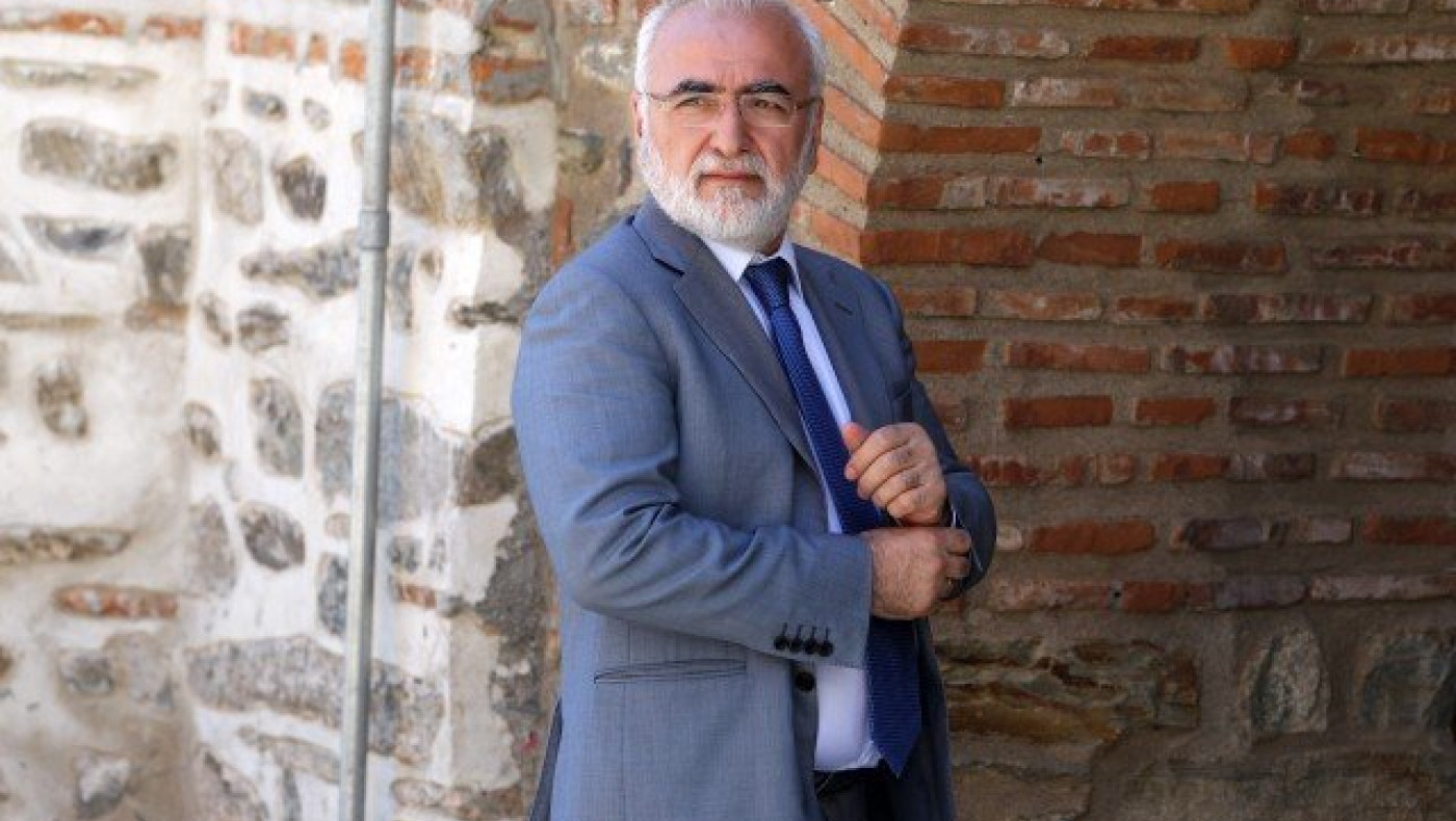 Μήνυμα     από    την    τηλεοπτική   «μάχη» Σαββίδη