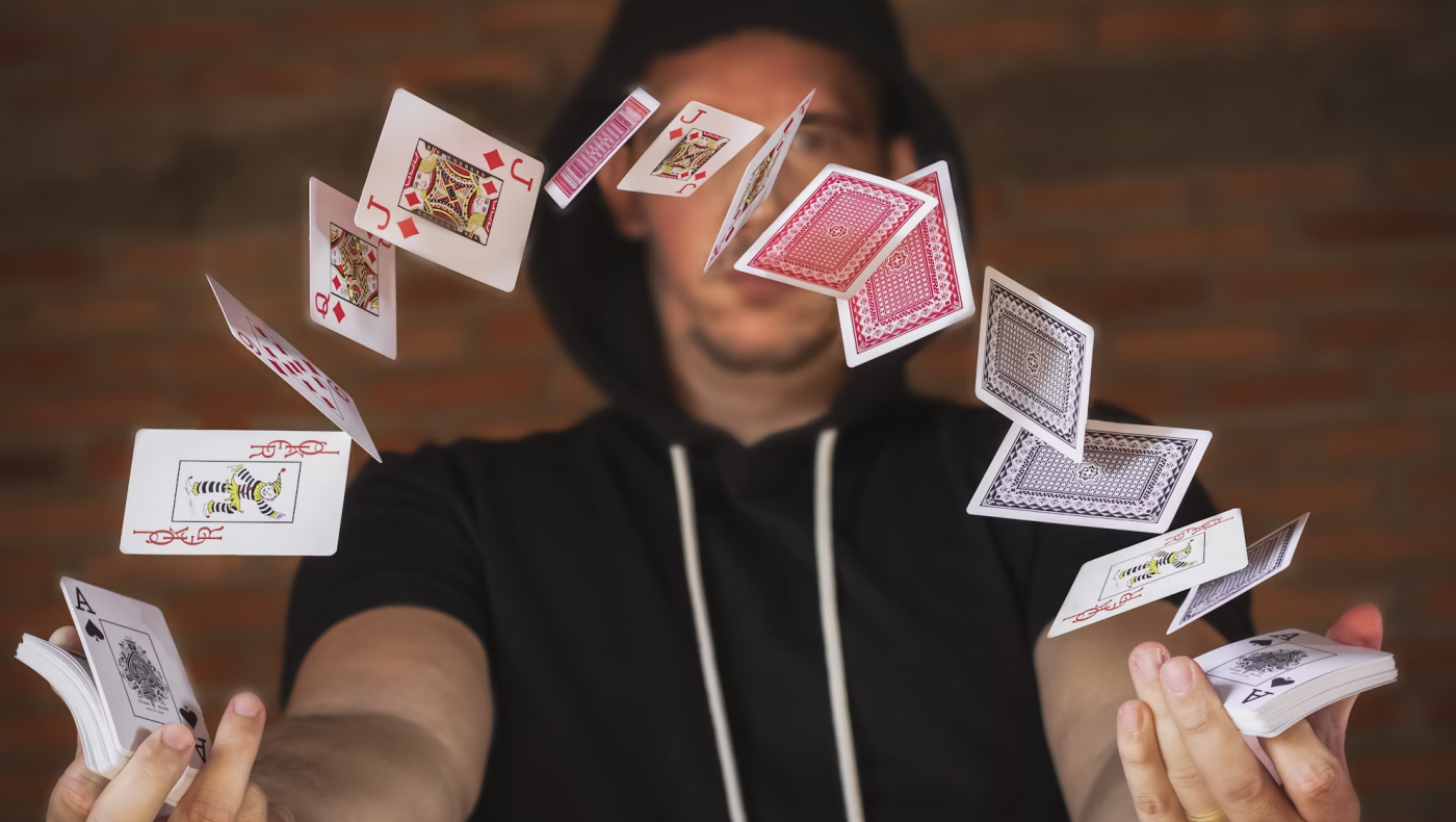 Μάγος τα «θαλάσσωσε» και... κάρφωσε παρουσιάστρια