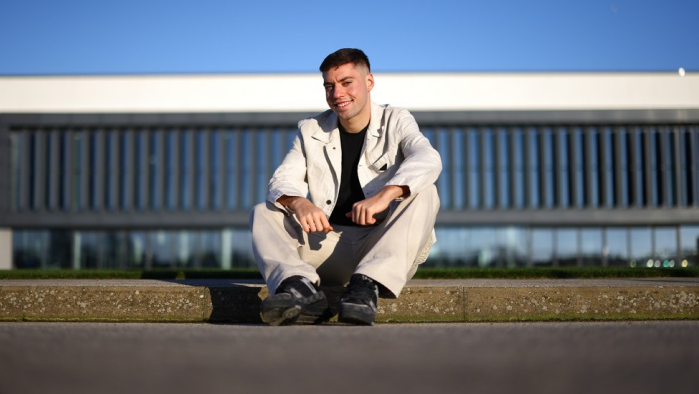 Το παρασκήνιο μίας σούπερ μεταγραφής: Με ιδιωτικό τζετ και όλη την οικογένειά του ο Τζίμας στο Μπράιτον (vid-pics)