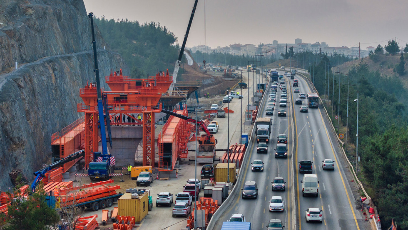 Θεσσαλονίκη-Fly Over: Τι είναι το πορτοκαλί καλούπι που δεσπόζει στην περιφερειακή οδό