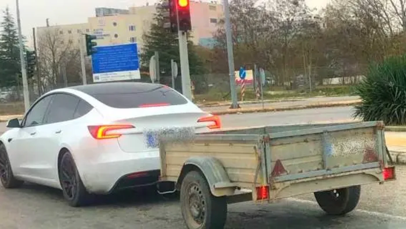 Μυθική εικόνα: Tesla με... κοτσαδόρο στις Σέρρες!