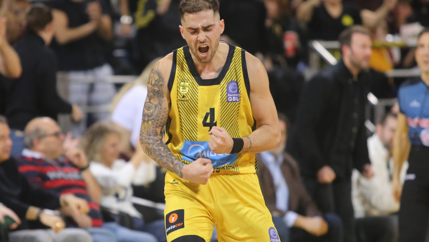 Σόου Τολιόπουλου με 35 πόντους και οκτώ τρίποντα: Η αινιγματική απάντηση για το μέλλον του