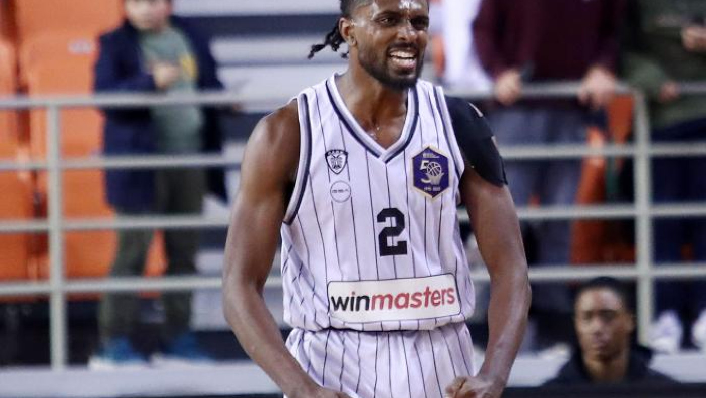 Χέντερσον: «Είχαμε πει με τον κόουτς να γίνουμε πιο δυναμικοί και αυτό κάναμε»