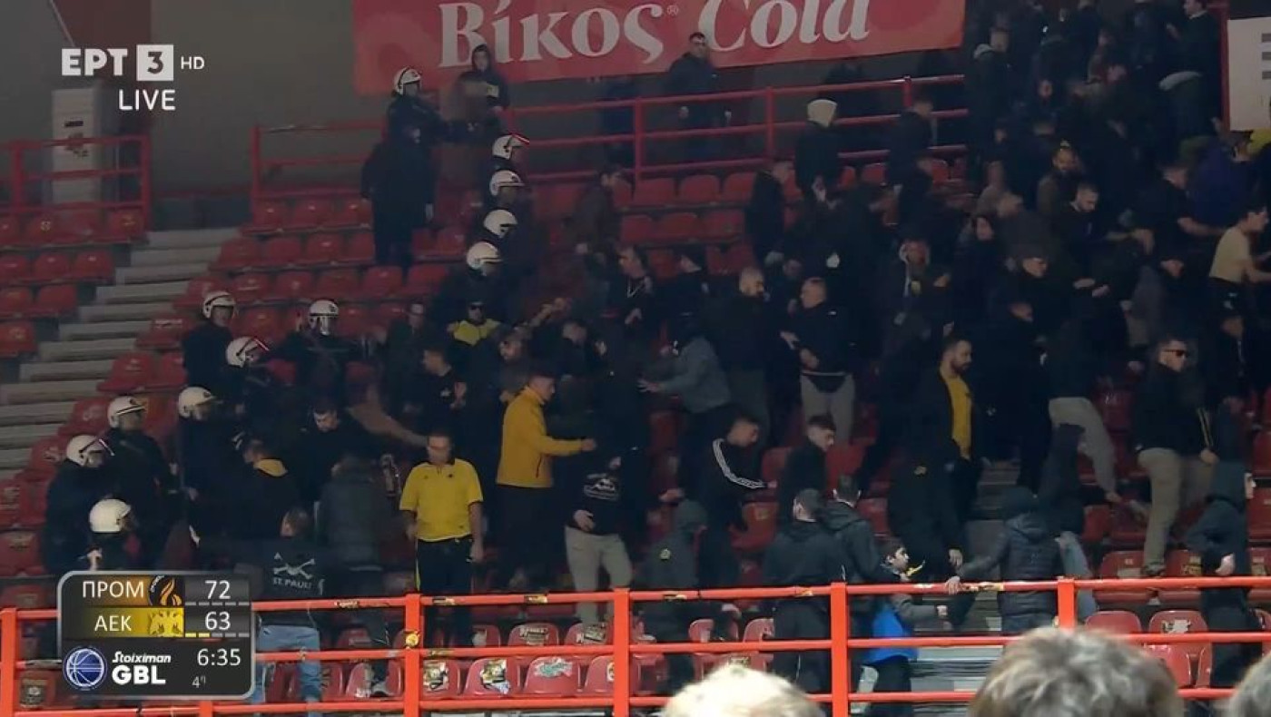 Τράπερ ο δράστης που κλώτσησε και έριξε αστυνομικό στις κερκίδες στο Προμηθέας - ΑΕΚ