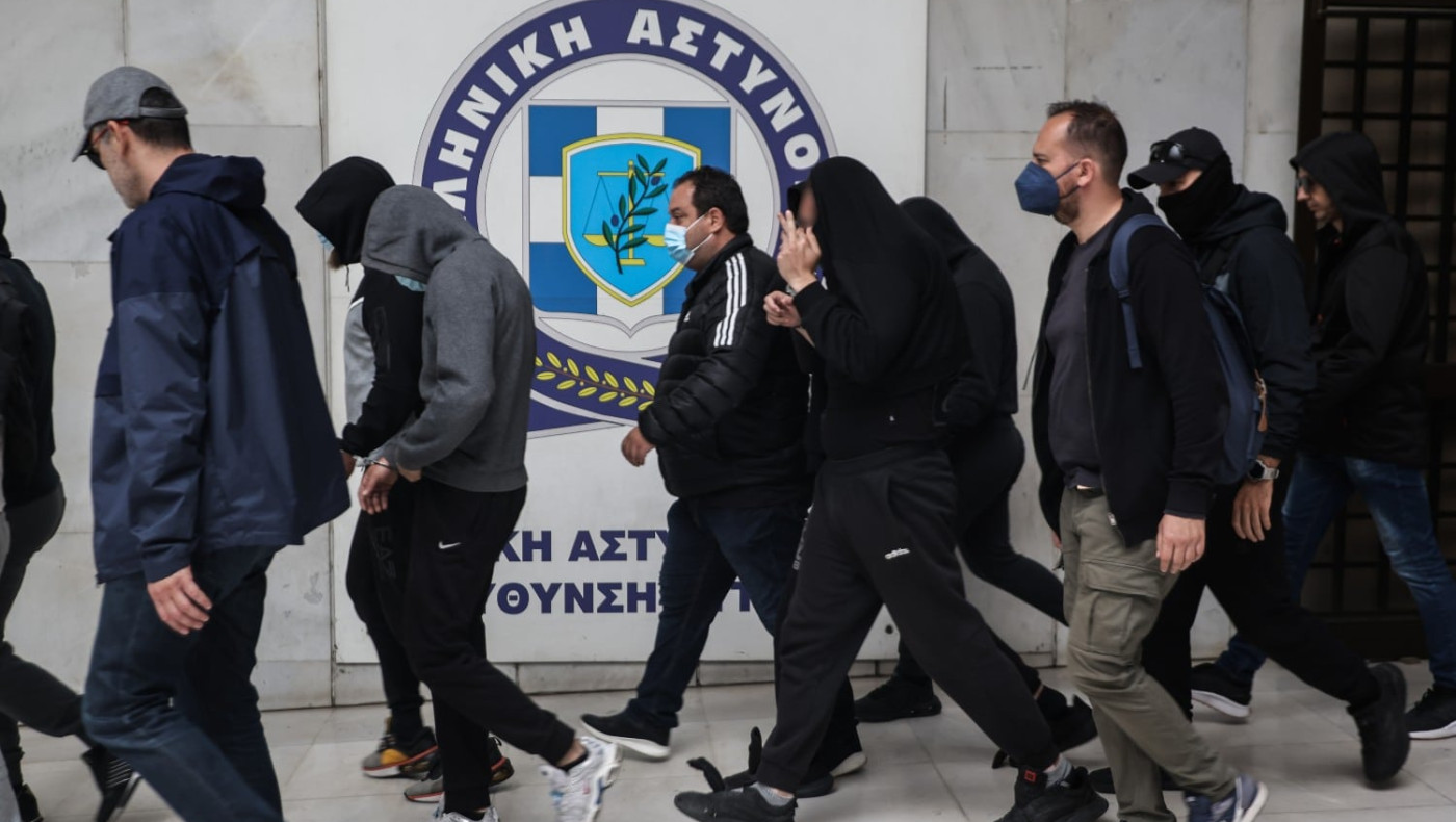 Για τη δολοφονία Λυγγερίδη και για το «έγκλημα» Τσουκαλά, θα πληρώσουν οι… «μαρίδες» και όχι οι «καρχαρίες»