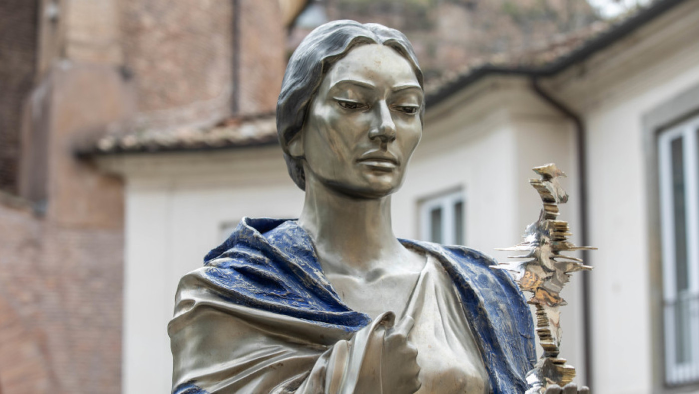 Μαρία Κάλλας: Η ατσάλινη μορφή της στέκει πλέον στη Ρώμη