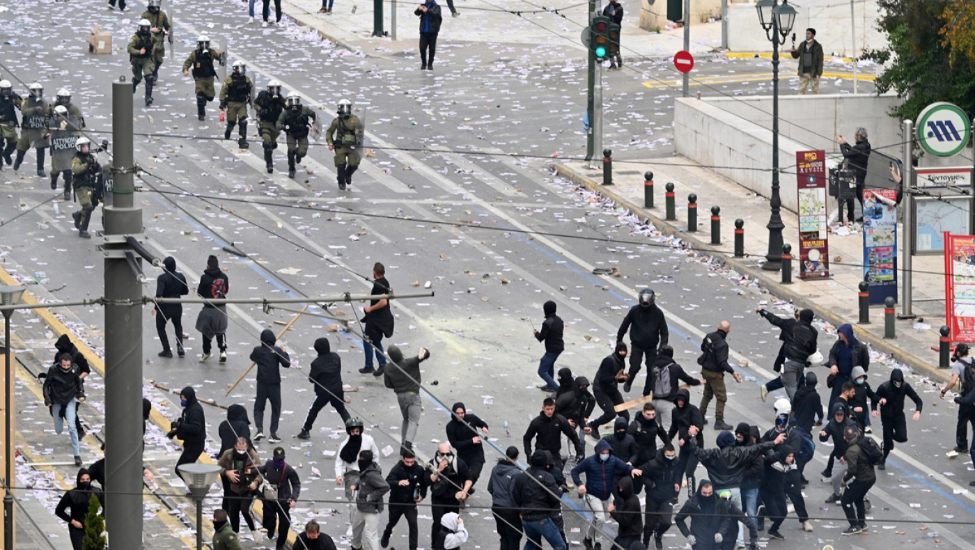 Καδρόνια και πέτρες σε δημοσιογράφους: «Γεωργία, είσαι καλά;» (vid)