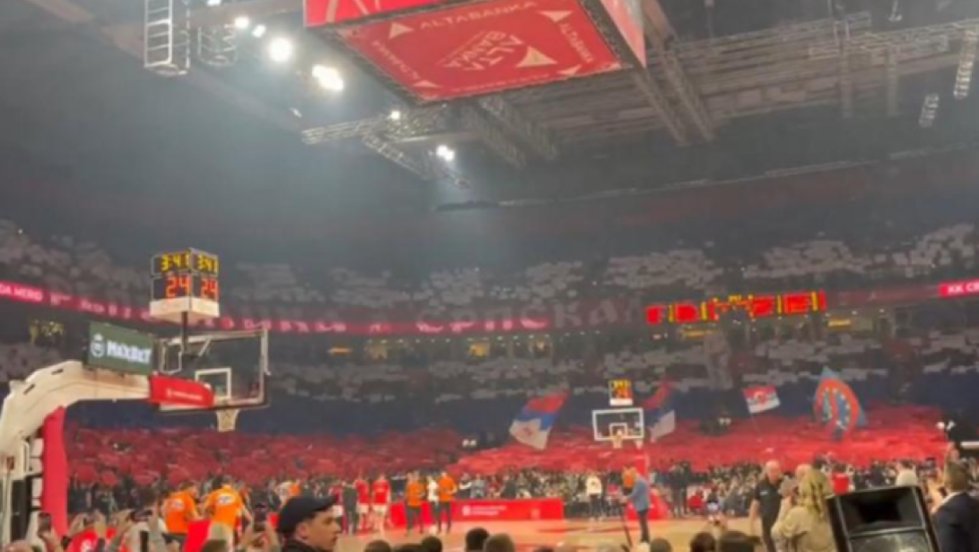 Ερυθρός Αστέρας-Ζαλγκίρις: Πικάρισμα με κορεό σημαία της Ρωσίας και... «Katyusha»!