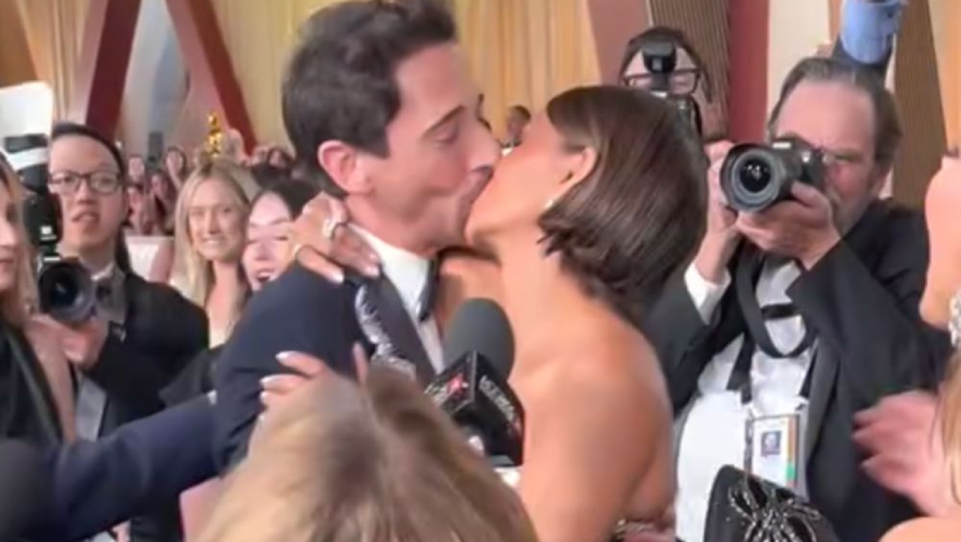 Όσκαρ 2025: «Σάρωσε» το Anora - Το παθιασμένο φιλί 22 χρόνια μετά