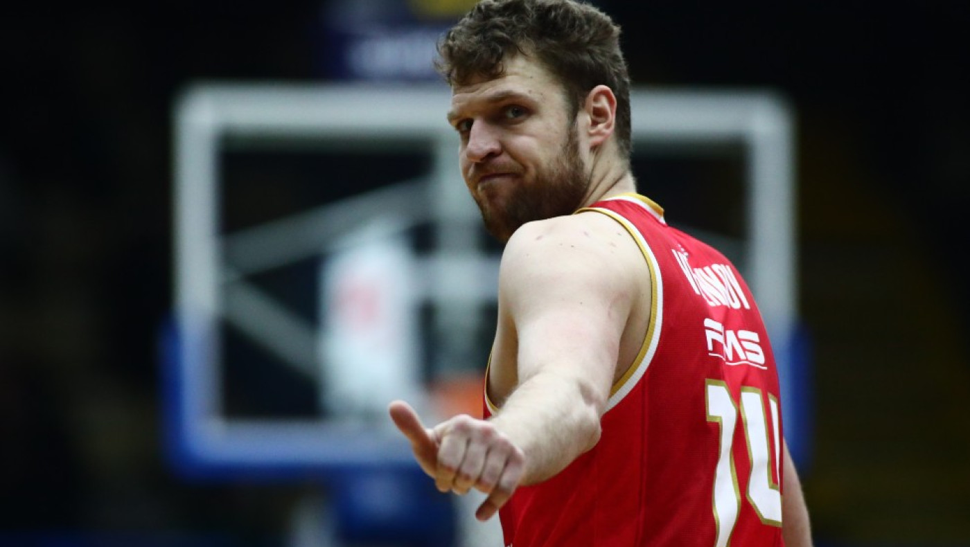 Με Βεζένκοφ και Πίτερς ο Ολυμπιακός κέρδισε το Περιστέρι