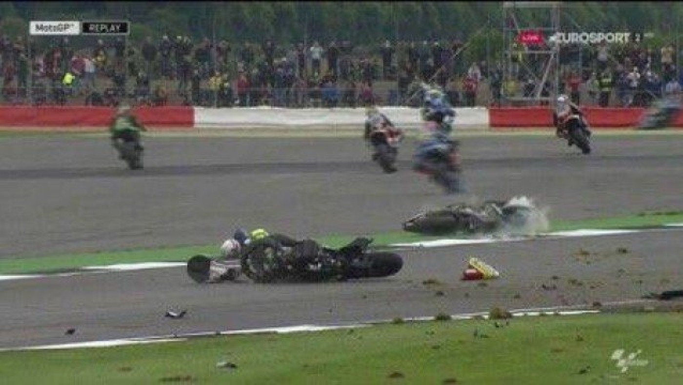 Σοκαριστικό ατύχημα στο Moto GP             (video)