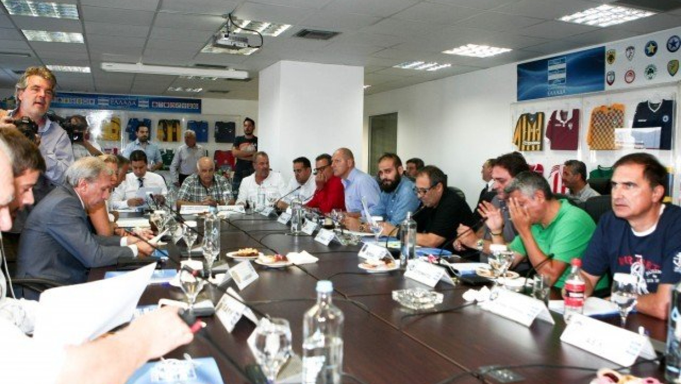 Ερυθρόλευκος «λαγός» και στη σειρά υπόδικοι, λαμόγια, δορυφόροι