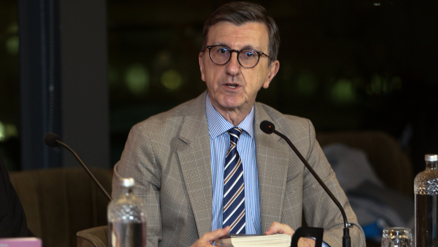 Πορτοσάλτε - «Πορτοσαλτισμός, το εξουθενωτικό γλύψιμο της εξουσίας»