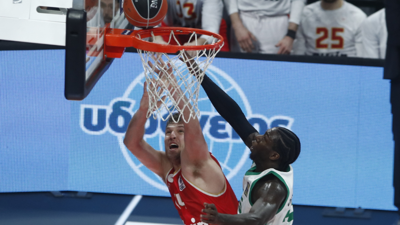 Ύμνοι Ναν για Βεζένκοφ: «Κανείς δεν σκοράρει όπως αυτός»