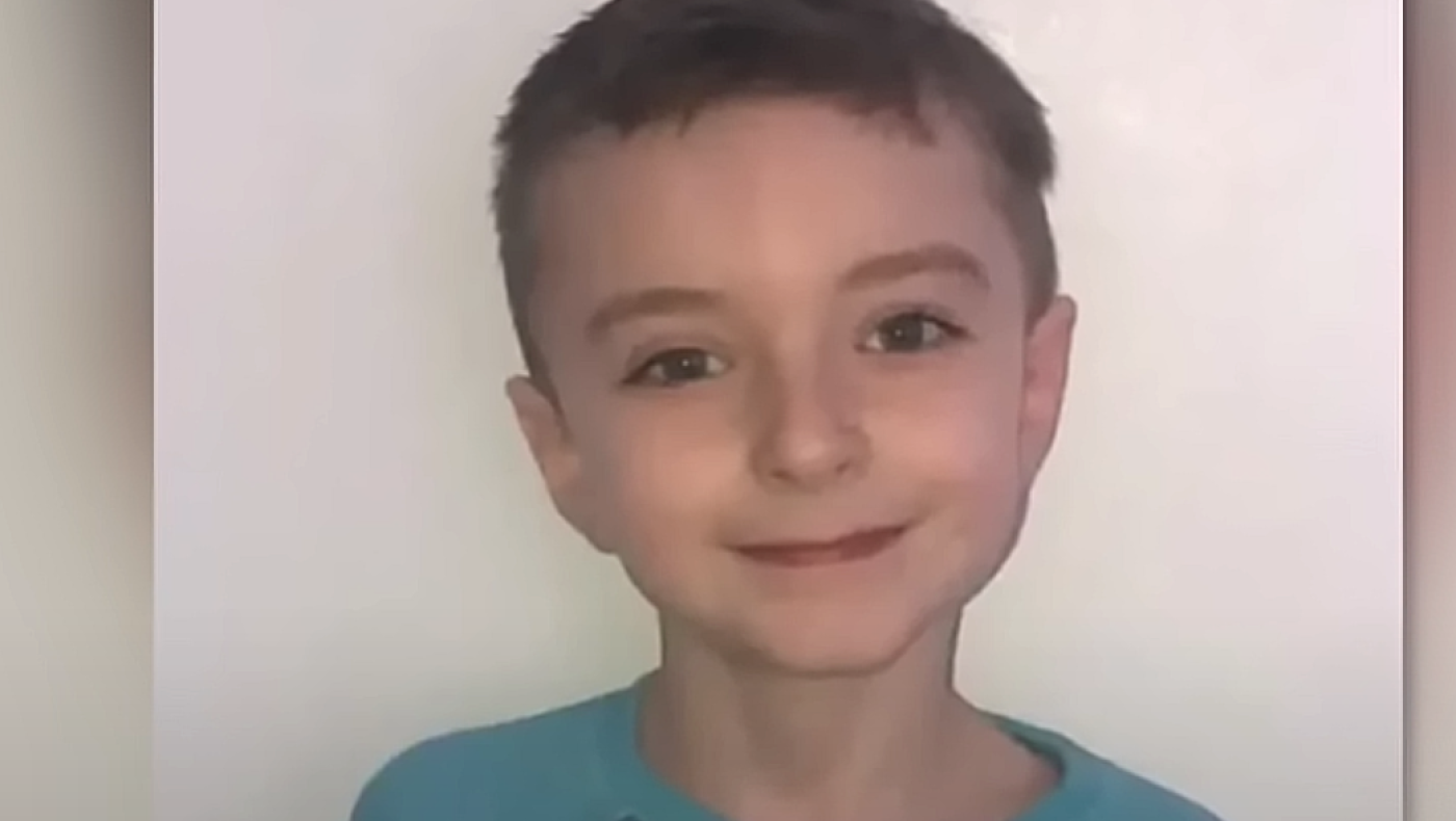 Κάθισε πάνω στον γιο της για να τον τιμωρήσει και τον σκότωσε!