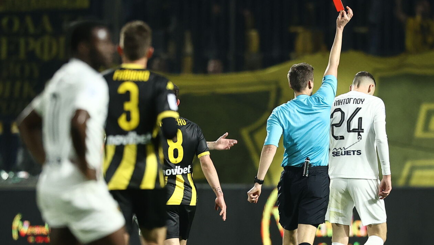 Η παρακάμερα του Άρης-ΑΕΚ: Ο παλμός της κερκίδας και η αγωνία του Καρυπίδη