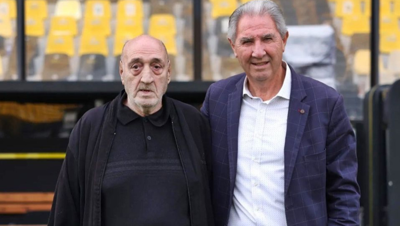 Συγκινητικό «αντίο» του Κούη στον Αλεξιάδη: «Σημάδεψε ανεξίτηλα την ιστορία της ομάδας μας»