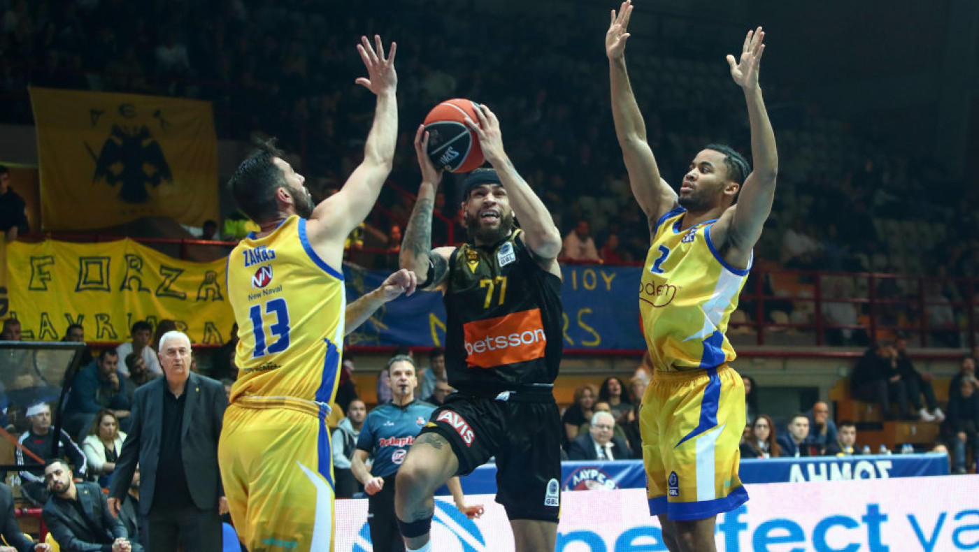 Η ΑΕΚ εκμεταλλεύτηκε το δώρο του ΠΑΟΚ και σφράγισε την 3η θέση