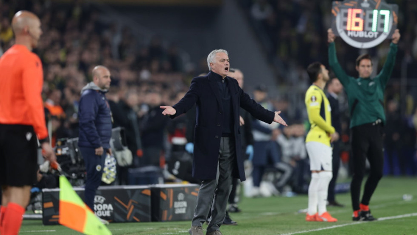 Μουρίνιο για διαιτησία: «Ακόμη πληρώνω την αποβολή στη Βουδαπέστη»