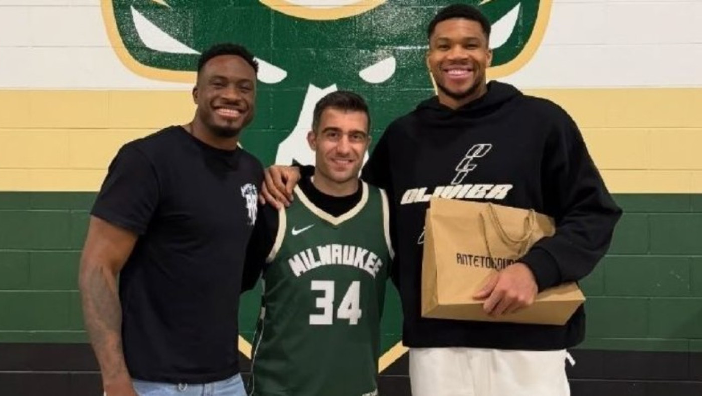 Παπασταθόπουλος για Γιάννη και Θανάση Αντετοκούνμπο: «Σας ευχαριστώ για τη φιλοξενία...»