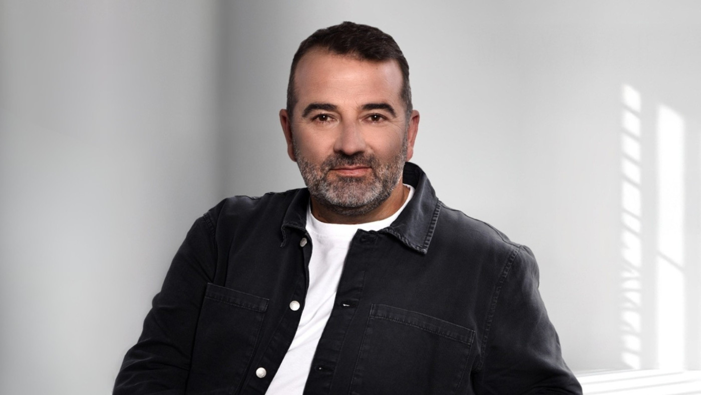 Εντυπωσιάζει το ζεϊμπέκικο του Μιχάλη Ντελή με τίτλο «Χίλιες ζωές»