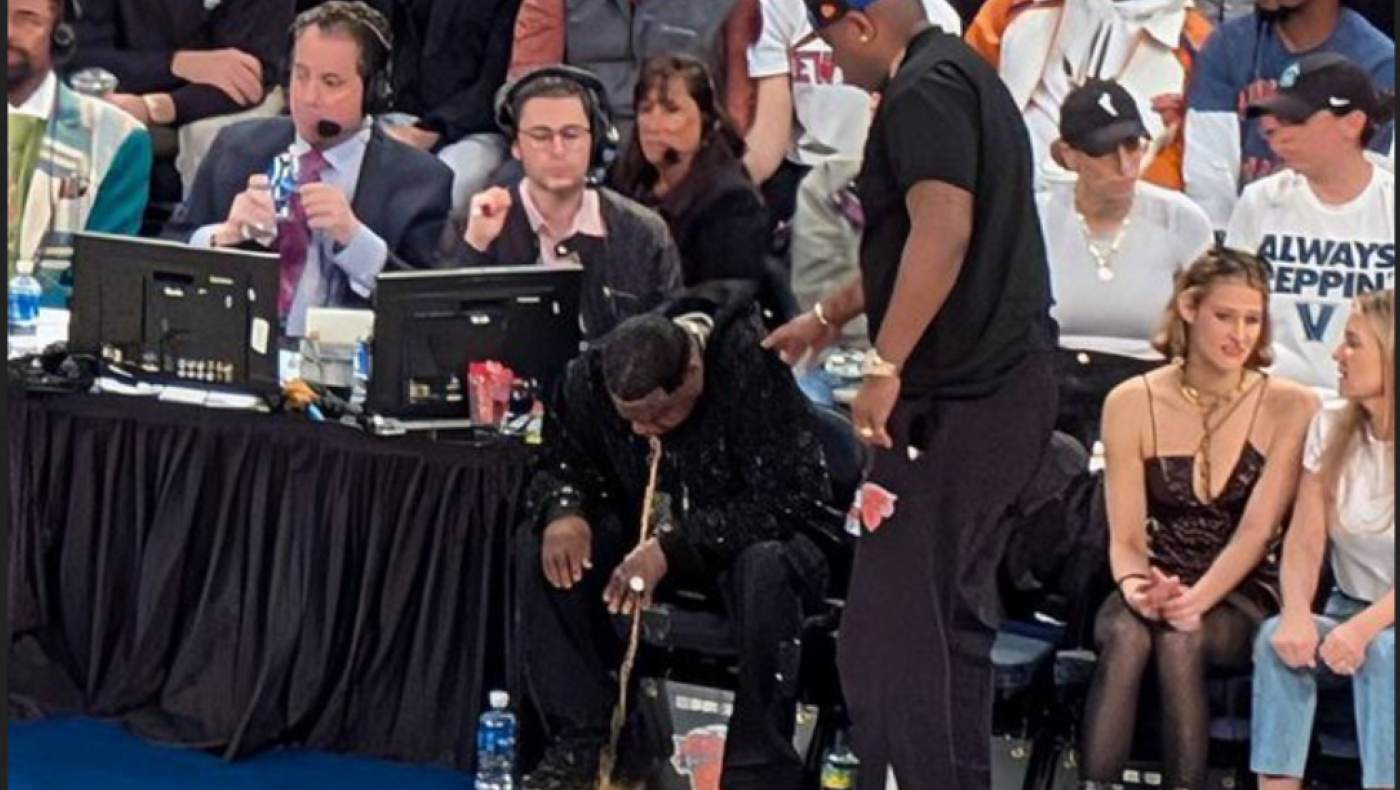 NBA: Κωμικός κατέρρευσε στο παρκέ του Madison Square Garden!