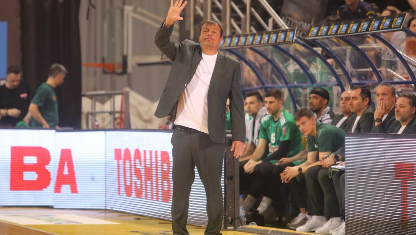 Εργκίν Αταμάν: Γιατί αποδοκιμάστηκε έντονα στο Αλεξάνδρειο ο Τούρκος προπονητής