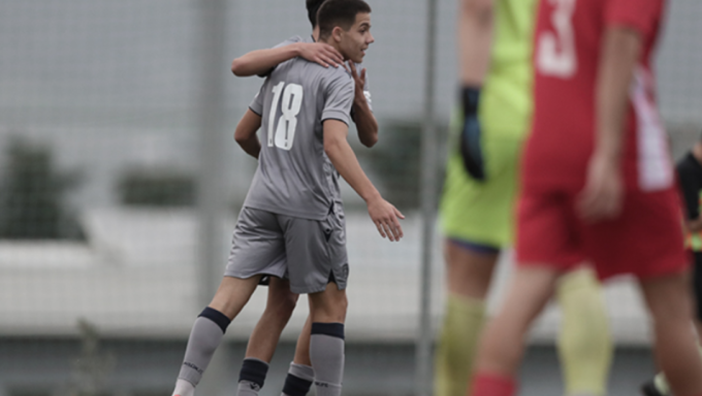 ΠΑΟΚ: Επαγγελματικά συμβόλαια σε τρεις «μικρούς» του