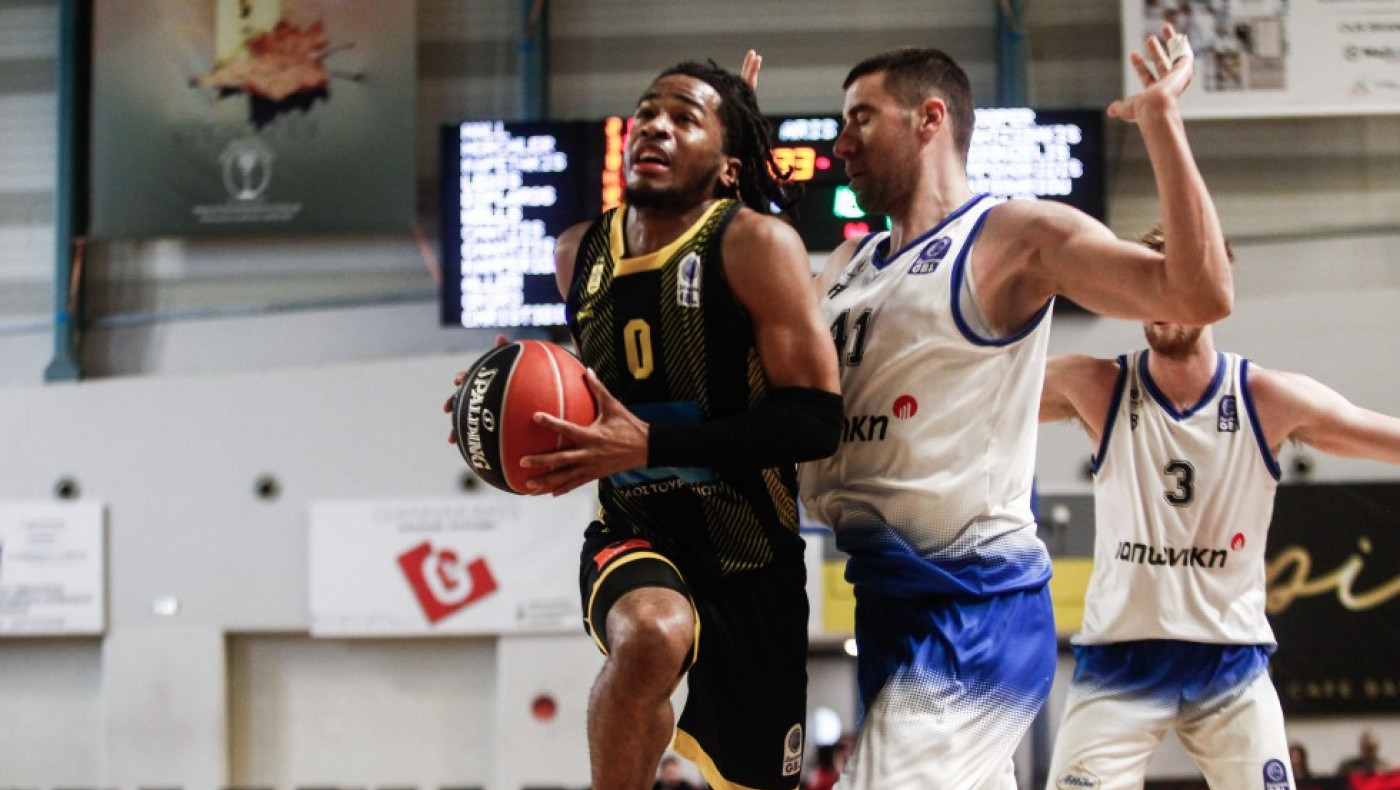 Μεγάλη εκτός έδρας νίκη με Κούπερ σε ρόλο... Τολιόπουλου