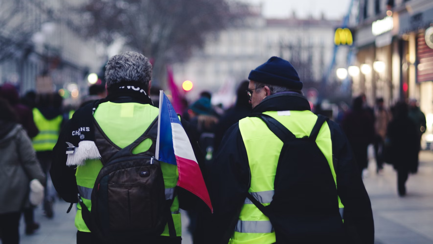 Γαλλία: Πρόληψη ή προειδοποίηση ο «οδηγός επιβίωσης» που καταρτίζει;