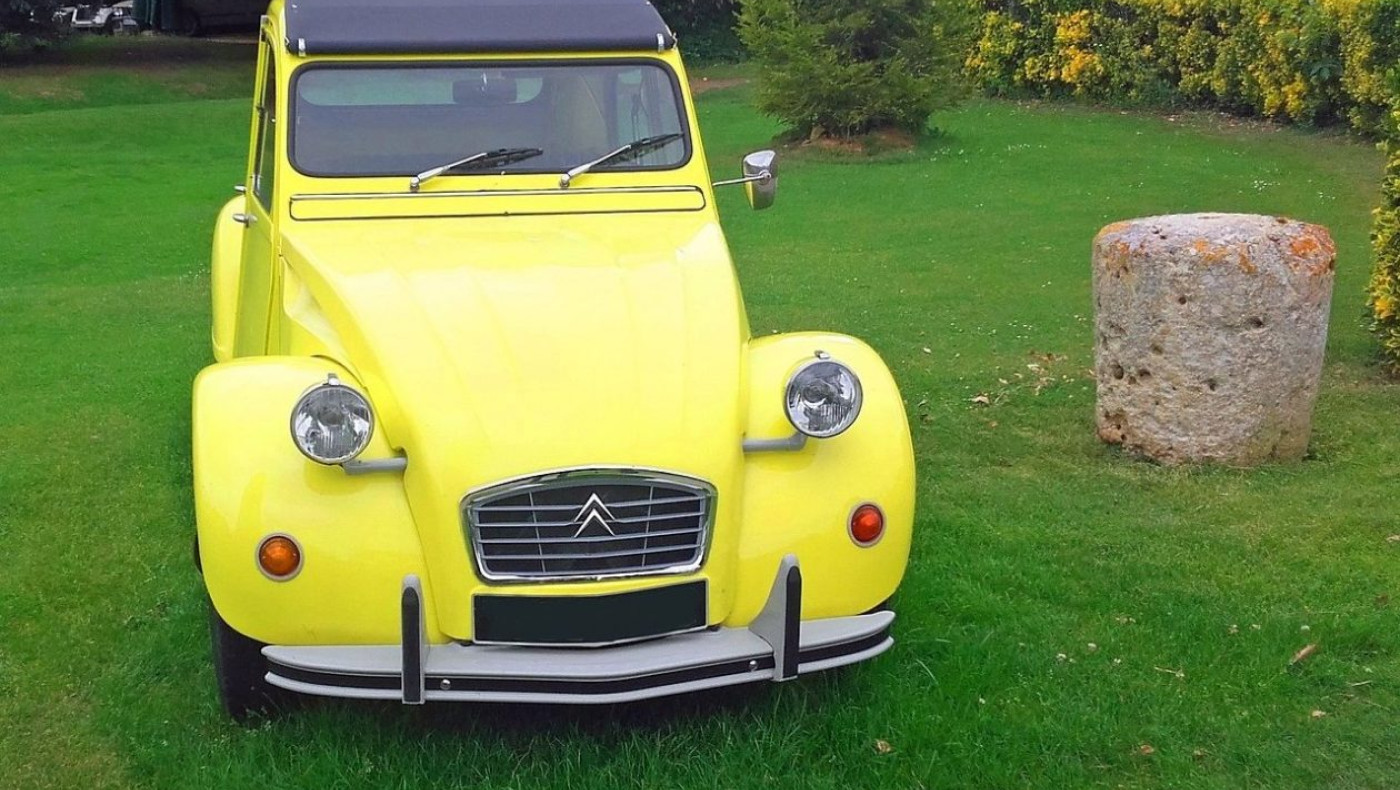 Βόλος: Το απίθανο μήνυμα που έγραψε οδηγός κλασικού παλιού αυτοκινήτου