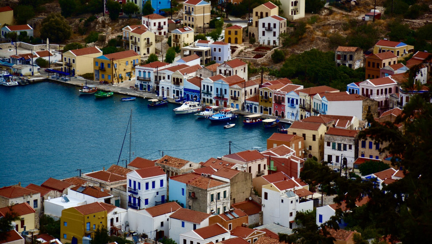 Η Ελλάδα παρατείνει τη βίζα «express» για τους Τούρκους σε 12 νησιά