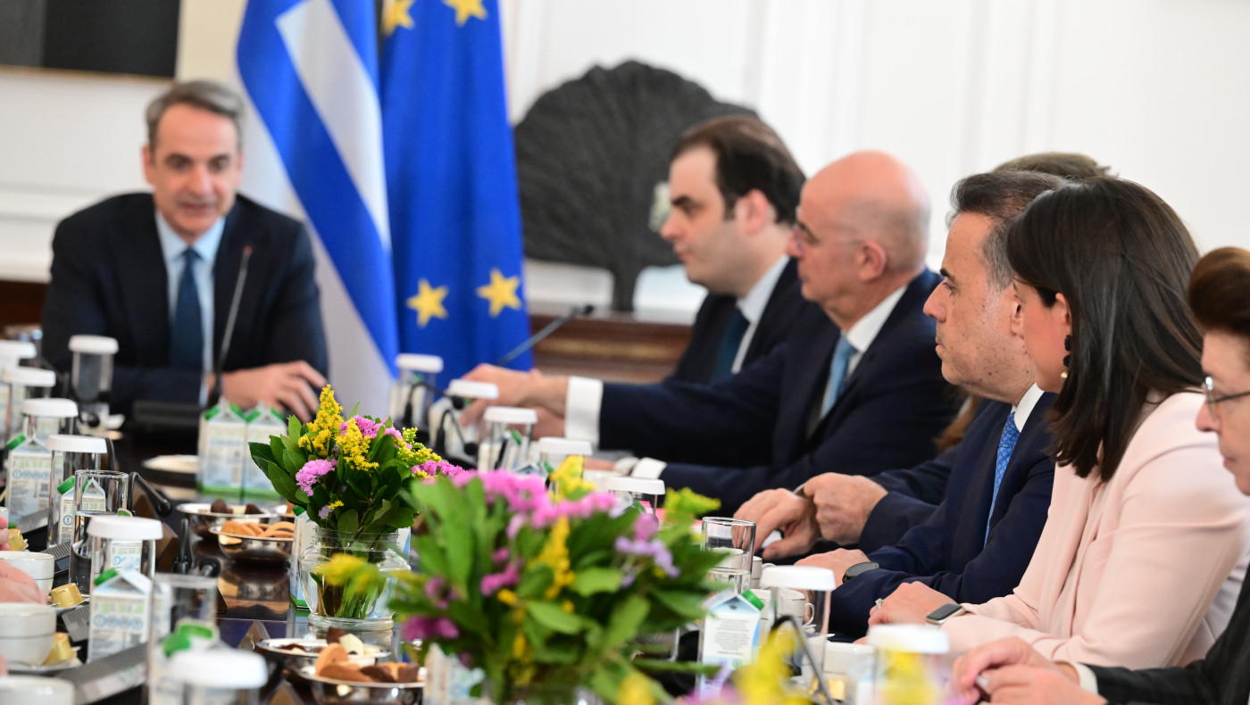 LIVE-Η εξειδίκευση των μέτρων για τον κατώτατο μισθό