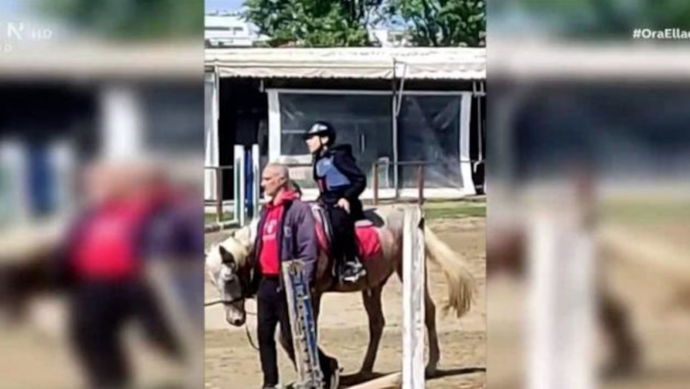 Γιάννης Παπαστεφανάκης: Ξεκίνησε θεραπευτική ιππασία και το απολαμβάνει (vid)