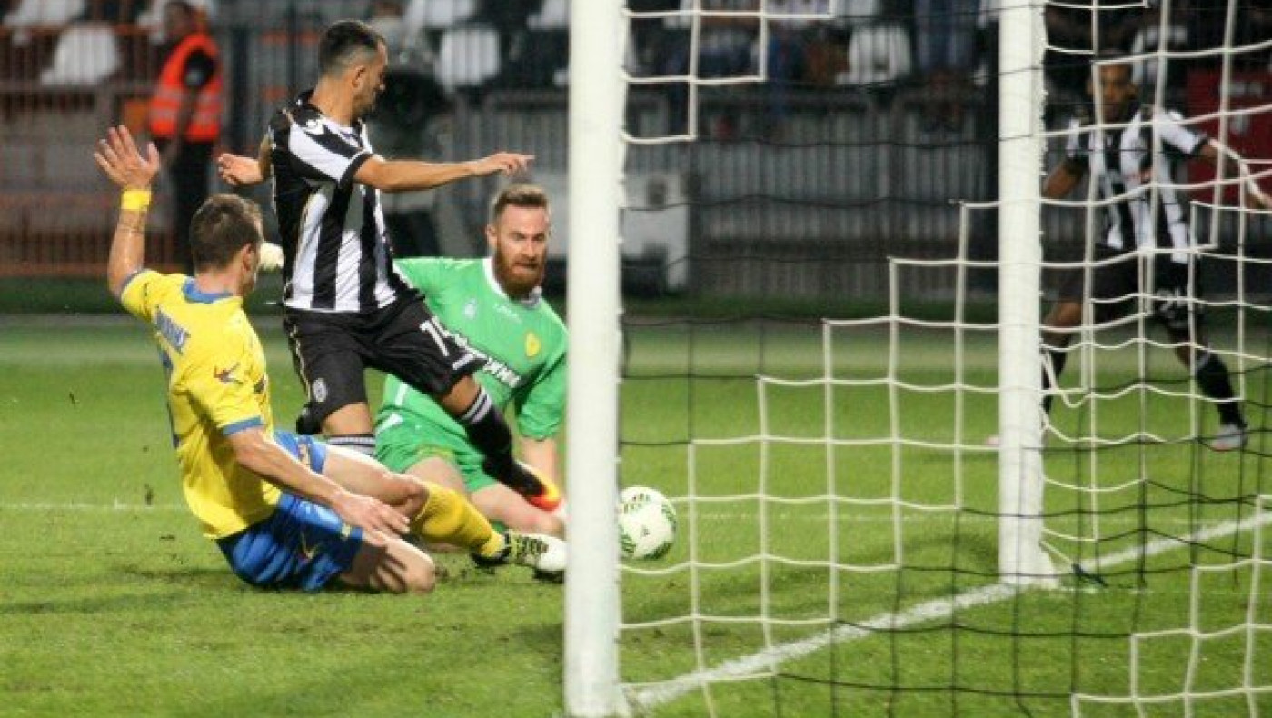 Βροντοφώναξε «παρών»  στην «κούρσα» της     πρωτιάς