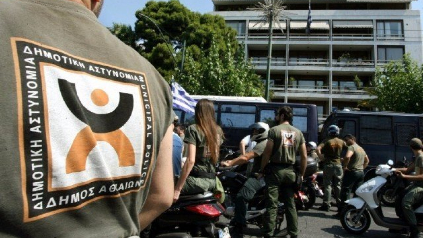 Θεσσαλονίκη: Αφαίρεση πινακίδων για τα παρανόμως σταθμευμένα IX