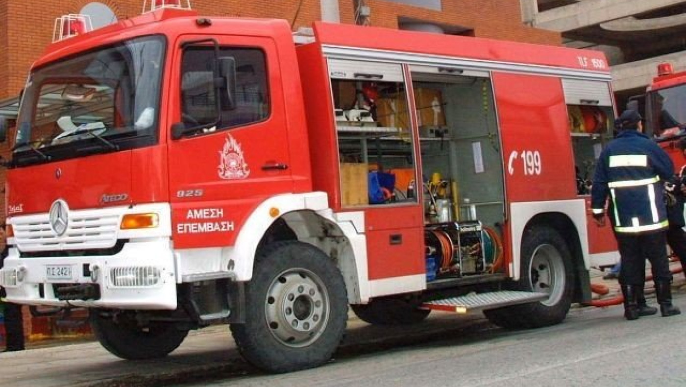 Θεσσαλονίκη - ΕΚΤΑΚΤΟ: Στις φλόγες δύο σπίτια στον Δενδροπόταμο