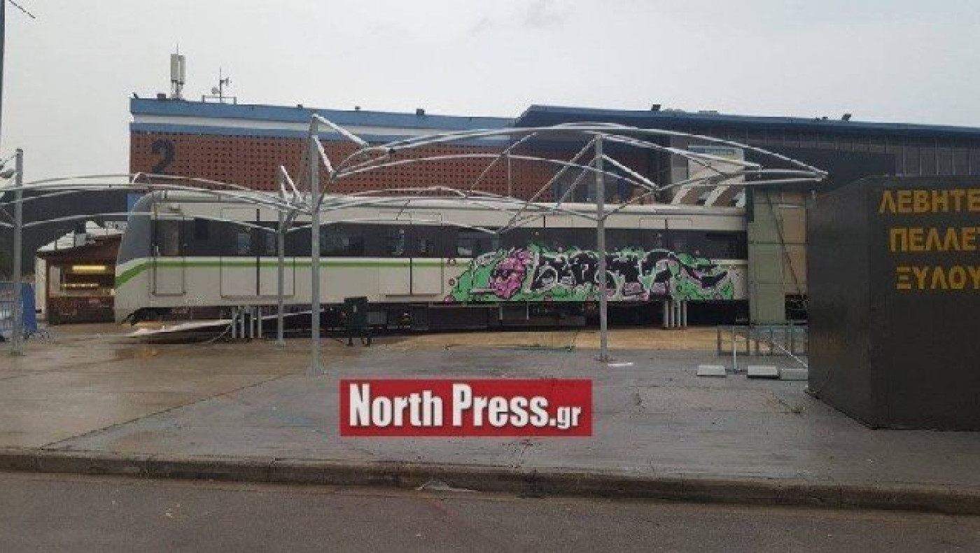 ΑΠΙΣΤΕΥΤΟ: Βανδάλισαν το βαγόνι του μετρό που φιλοξενείται στη ΔΕΘ