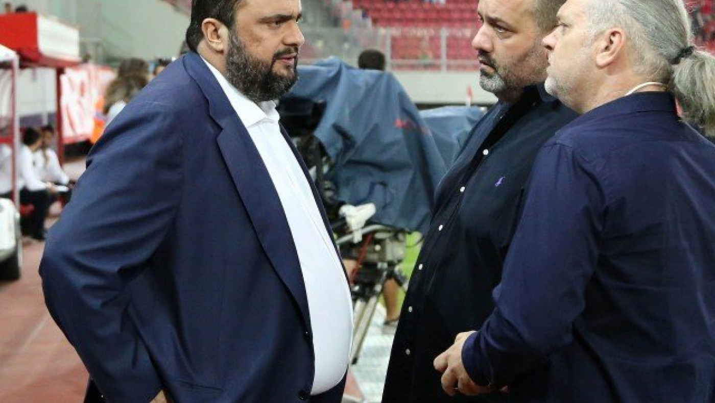 Η         ομάδα            πάνω             απ’ όλα