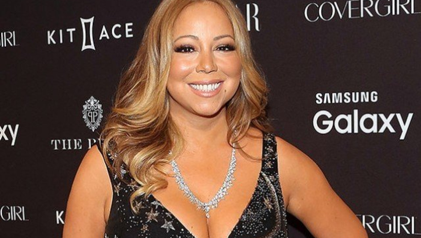 Στη Σαντορίνη κάνει τις διακοπές της η Μαράια Κάρεϊ! (ΦΩΤΟ)