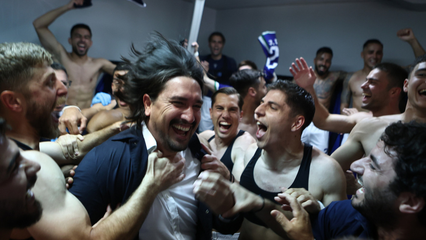 Κηφισιά: Τρελό γλέντι στα αποδυτήρια και αποθέωση Πρίτσα-«Είναι τρελός ο πρόεδρος!»