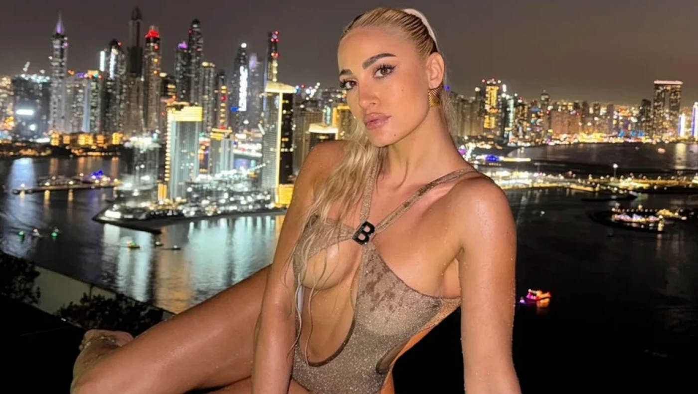 Ιωάννα Τούνη: Ο γιος της ποζάρει στο κρεβάτι έχοντας παρέα ένα τεράστιο φίδι